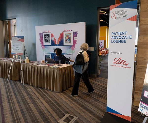 San Antonio, TX - SABCS 2024 San Antonio Breast Cancer Symposium  @ SABCS Attendees during General views here today, Thursday December 12, 2024. during the San Antonio Breast Cancer Symposium being held at the Henry B. Gonzalez Convention Center in San Antonio, TX. The symposium features physicians, researchers, patient advocates and healthcare professionals from over 90 countries with the latest research on breast cancer treatment and prevention. Photo by © MedMeetingImages/Todd Buchanan 2024 Technical Questions: todd@medmeetingimages.com